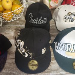17 Very Cool Caps...many teams..Nike, New Era etc