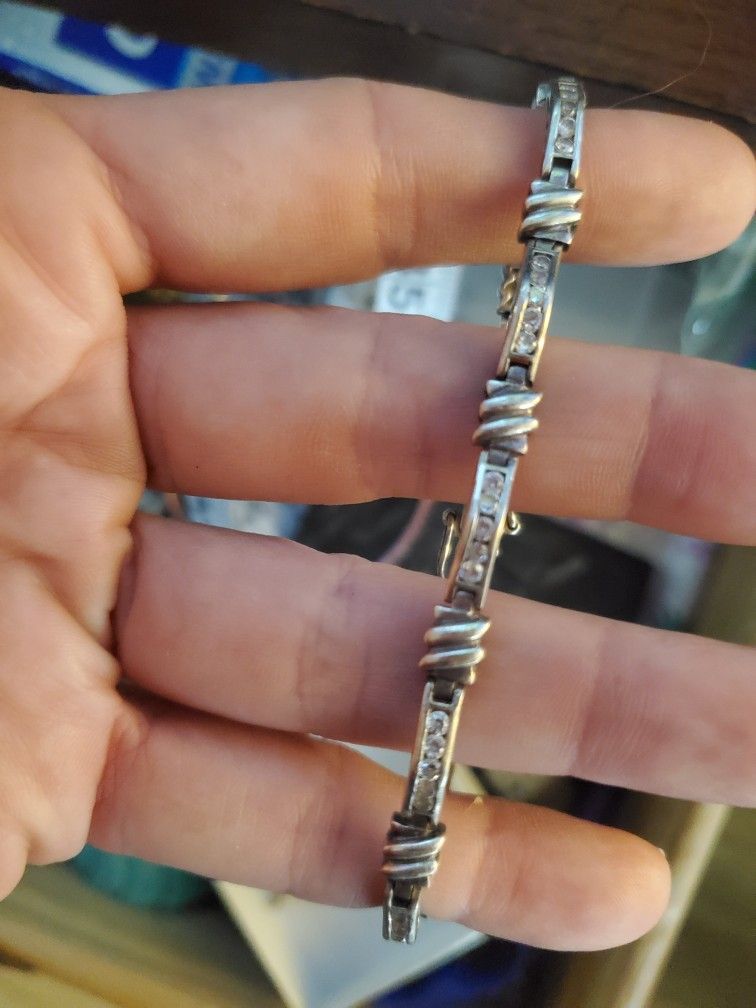 Lots Of Sterling Silver Jewelry Make Offers.