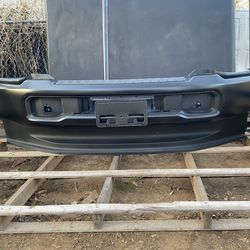BUMPER NUEVO ORIGINAL PARA F250 F350 23-26