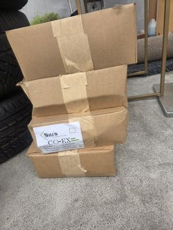 4 Bxs Of Plastic  Trash  Bags 250 Ea Box