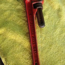 PIPE WRENCH