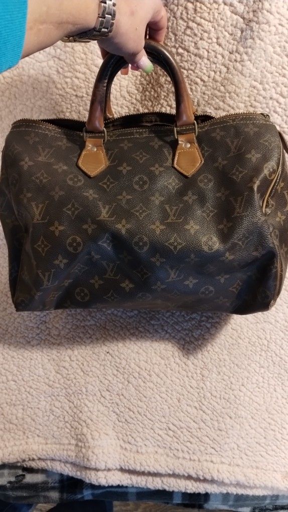 Louis Vuitton Speedy