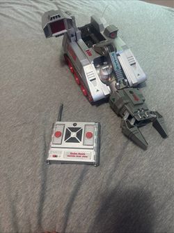 Radio Shack Battle Iron Claw RC Robot Tank