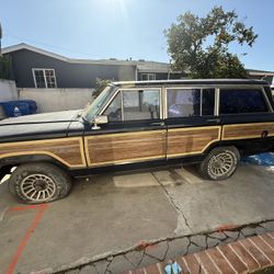 1987 Jeep Grand Wagoneer 