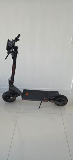 Kukirin G4 Electric Scooter – 43 MPH Top Speed, Up to 47 Miles Range