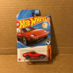 Hot Wheels 1983 Porsche 928S (Milwaukie,OR)