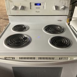 White Electric Stove Whirlpool $150 pick up in Decatur Georgia