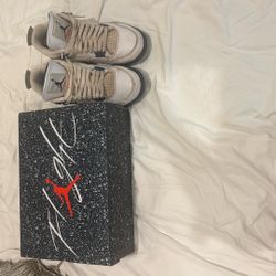 Jordan 4s Midnight Navy’s 