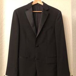 3 Pieces Tuxedo ( Worn Once) /Mens Warehouse 