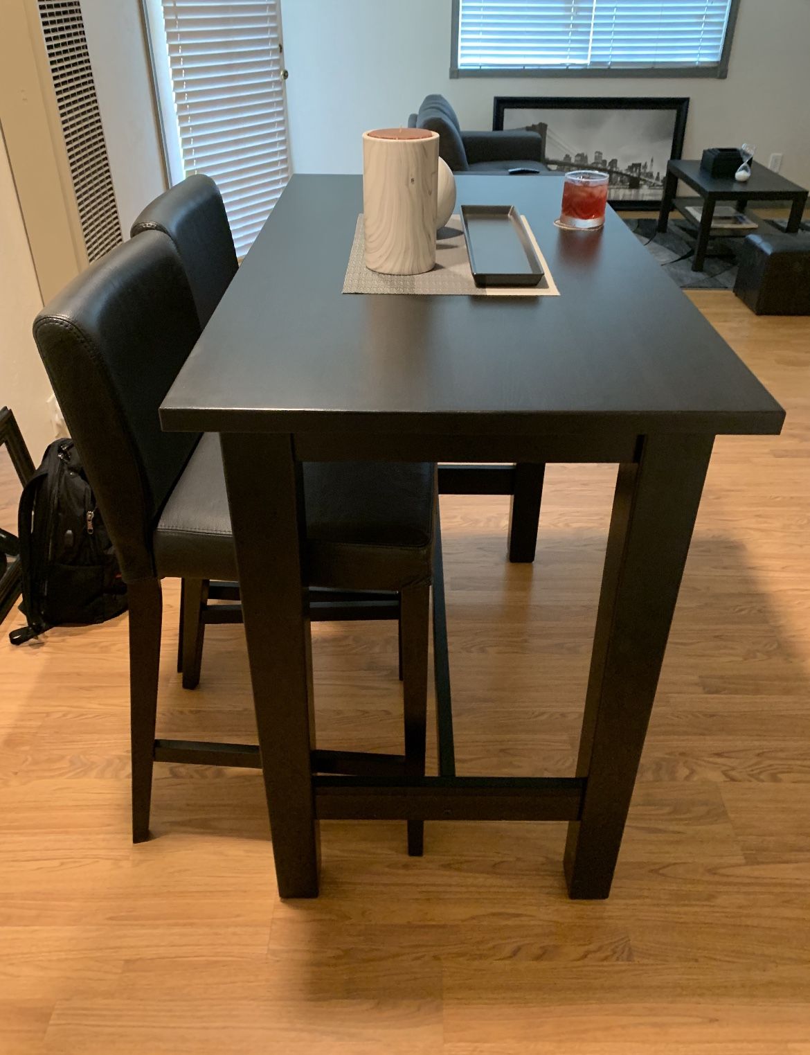 Barra Con 2 Bancos En Muy Buenas Condisiones