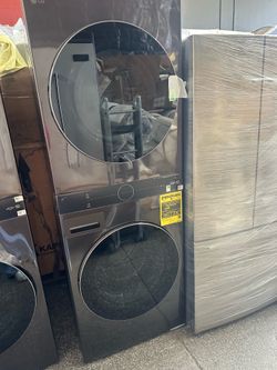 27” Gas Lg washer and dryer stackable