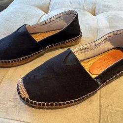 Viscata Barcelona Slip On Size 7 Black