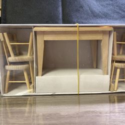 1/12 Scale kitchen Table And Chairs 