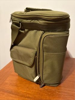 NWOT Picnic Bag Wine Cooler Cheese Board Opener Knife Napkins Glasses Insulated