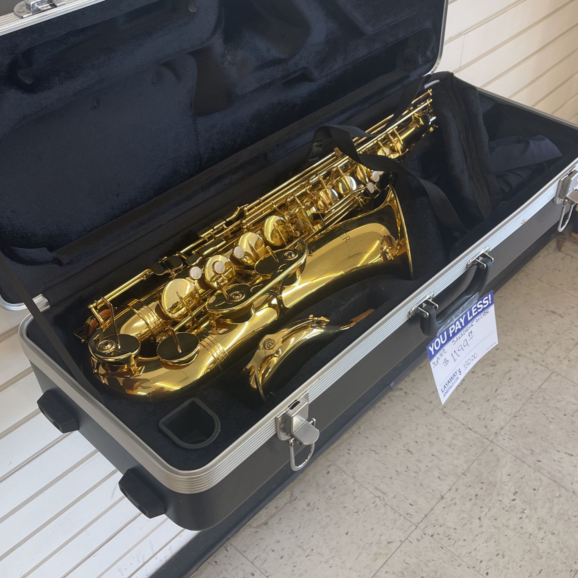 Jupiter Saxophone W Case