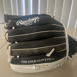 Rawlings Youth Baseball Glove Leather  11.5" HFP115BW Right Hand Throw. Used in good condition with normal signs of usage. There is a name written on 