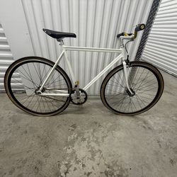 Schwinn Bike With Air Pump And Bike Rack