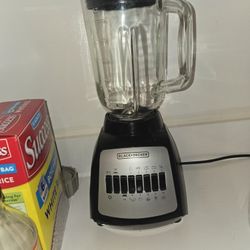 BLACK DEECKER 10 SPEED BLENDER