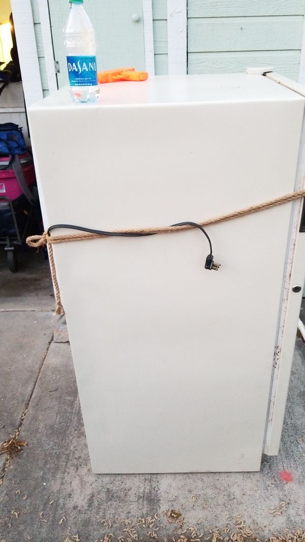 Kenmore 9 Upright freezer for Sale in Modesto, CA OfferUp