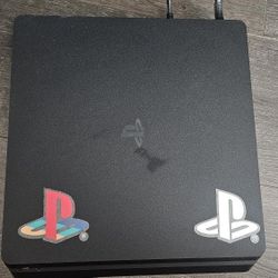 PS4 2 Controllers & Games 