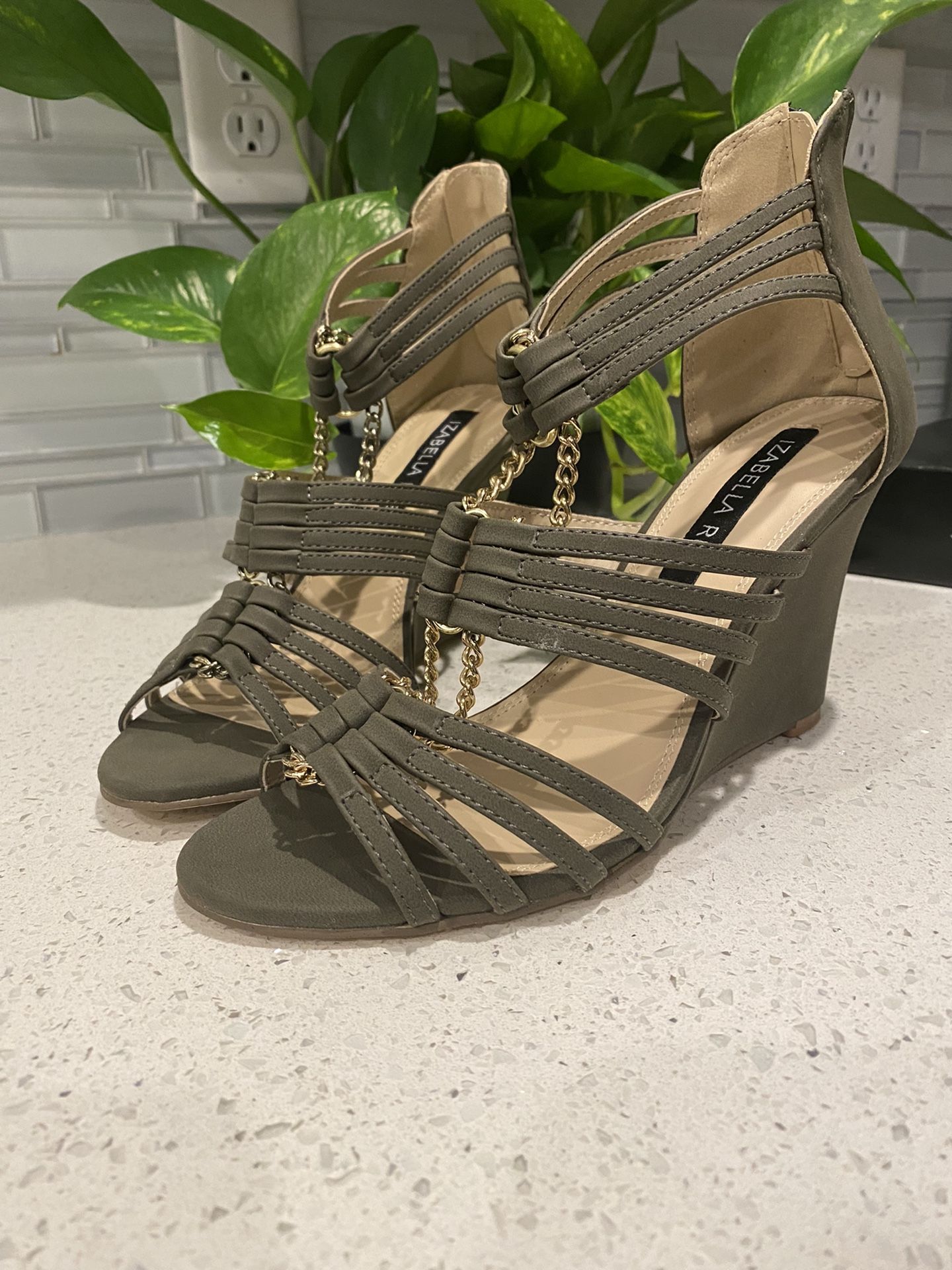 Dusty Olive Heel Izabella Rue