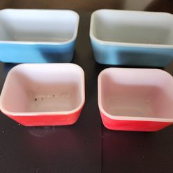 Vintage Pyrex refrigerator dishes