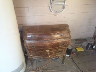 Antique Italian dreser