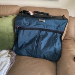 AMERICAN TOURIST TRAVEL BAG FOR MEN/ WOMEN 