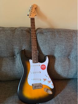 Squier Debut Series by Fender Stratocaster