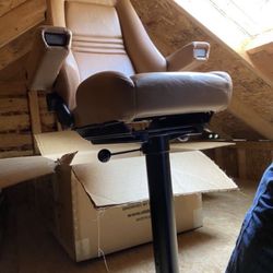 2 Crown Yacht Helm Seats