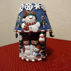Christmas Themed Candle With Lid