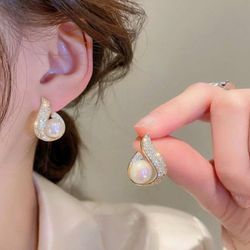 Gold Pearls Lady's Women's Studs Drop Earrings Gift