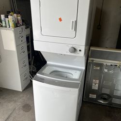 Whirlpool Electric Stackable Washer And Dryer 