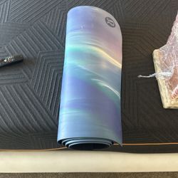 Lulu lemon Yoga mat