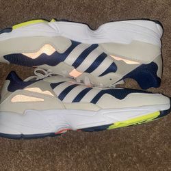  Adidas Size 11 1/2 Torsions 