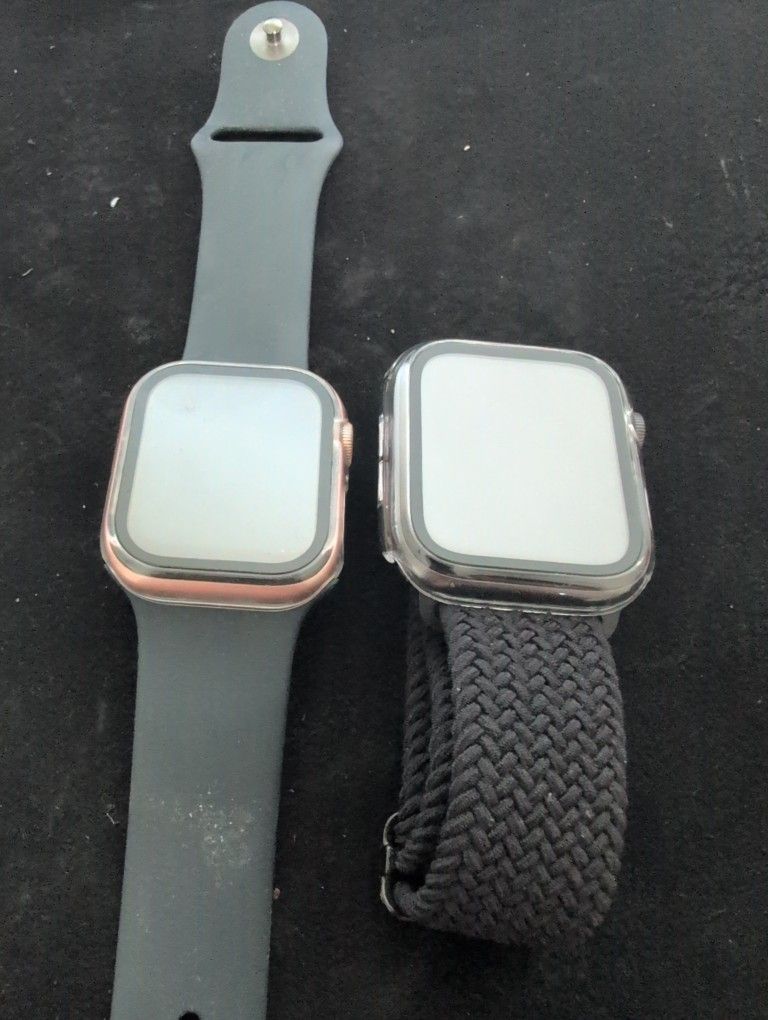 Locked - 2 Apple Watches SE 40mm / Series 6 44mm