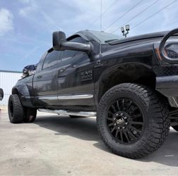 Set 20 Cali Tires 35x12.50r20 RT and 2.5 Leveling Kit , Ram 3500