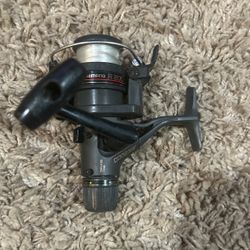 Shimano R 2000 Spinning Reel