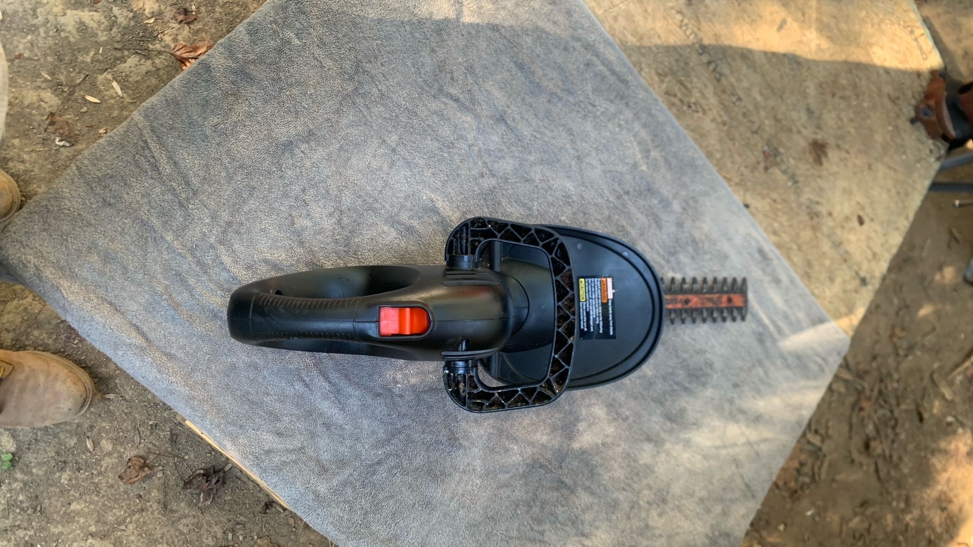 Black and Decker Bush trimmer
