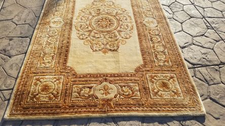 Excellent Large Rug