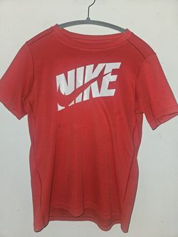 Boys Youth L Nike shirt