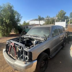 GMC Yukon PART OUT 