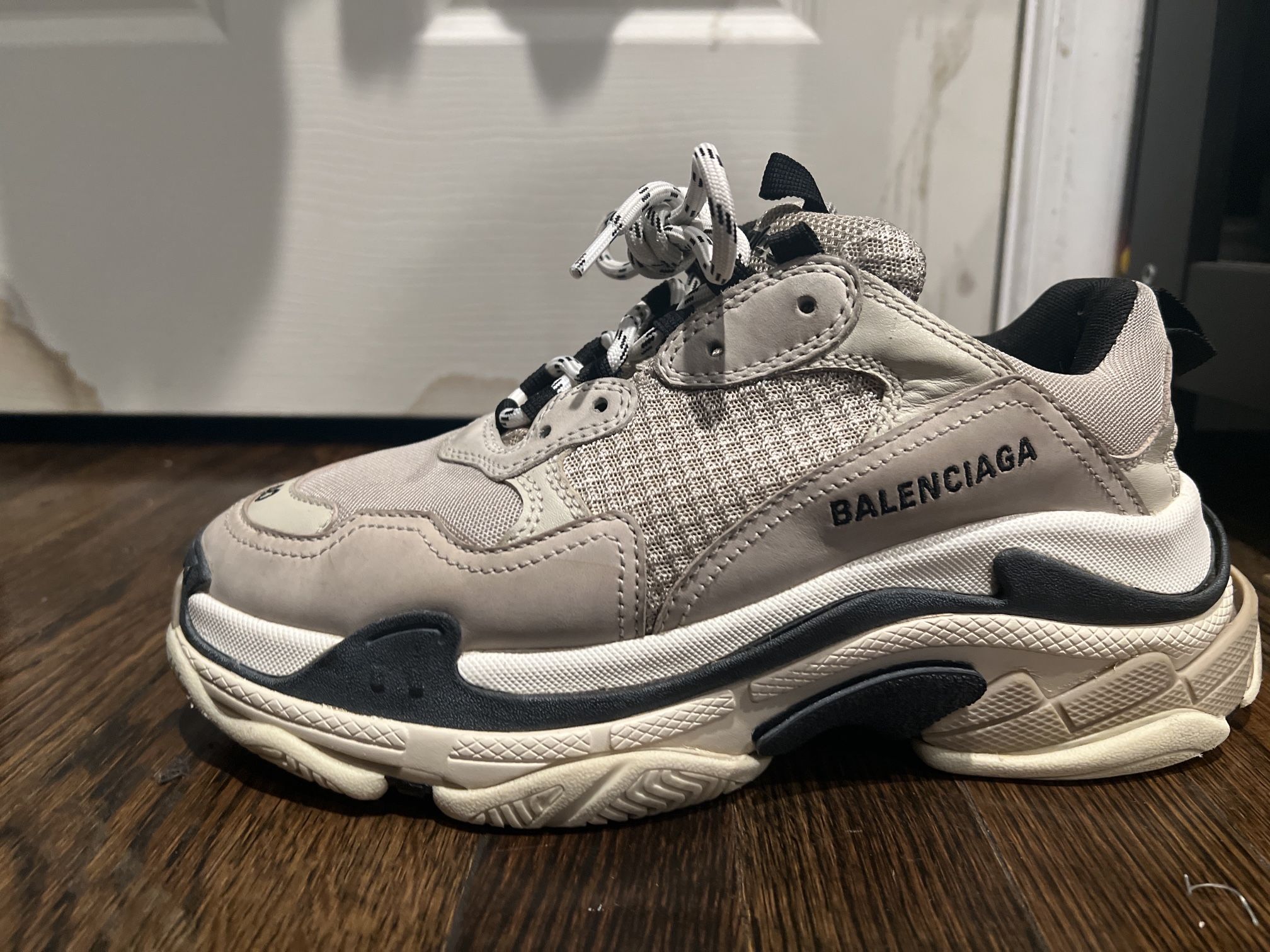 balenciaga triple s for Sale in Fairfax, VA - OfferUp