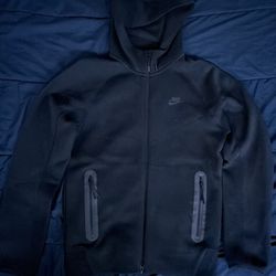 Black nike tech fleece - Size small