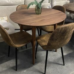 Round Kitchen Table And Chairs 