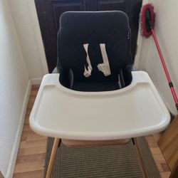 Black/wooden High Chair