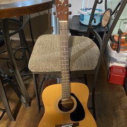 Yamaha F310 Acoustic Guitar 