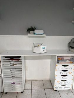 Craft desk