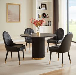 46ā Round Dining Table With 4 Chairs
