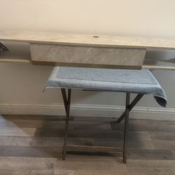 Modern Floating TV Stand / Media Console – $50 (Excellent Condition)